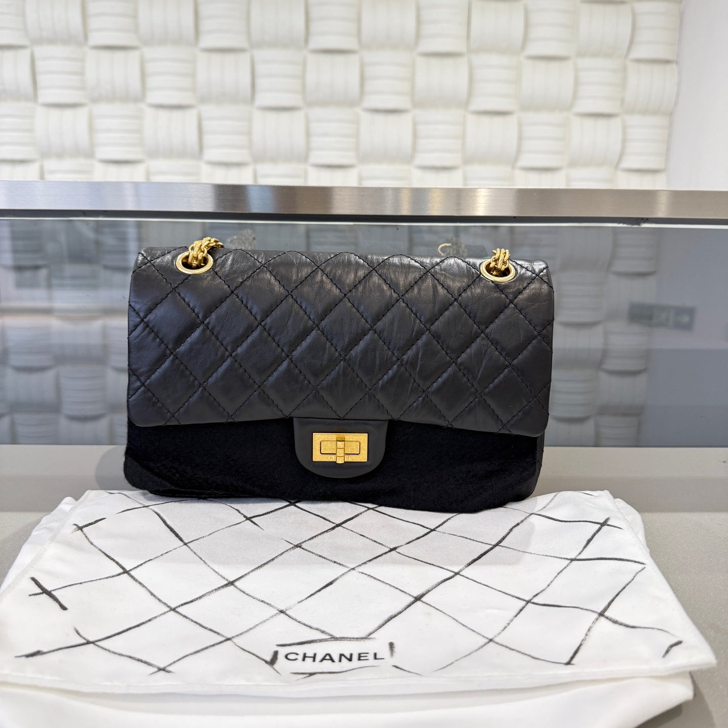 Chanel - 2.55 Reissue Flap Bag - Aged calfskin leather - Black - (small)