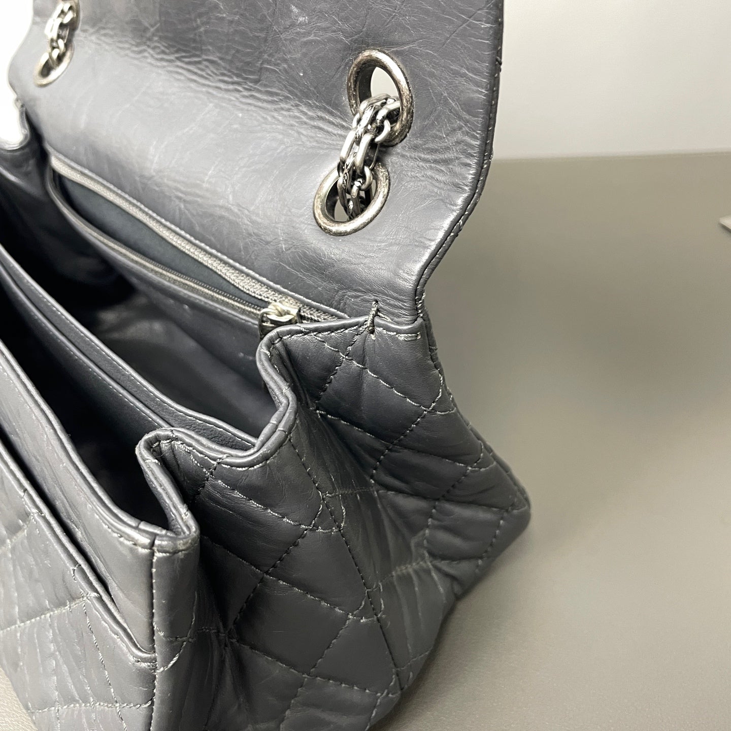 Chanel - 2.55 Reissue - Leather - Grey - (small)