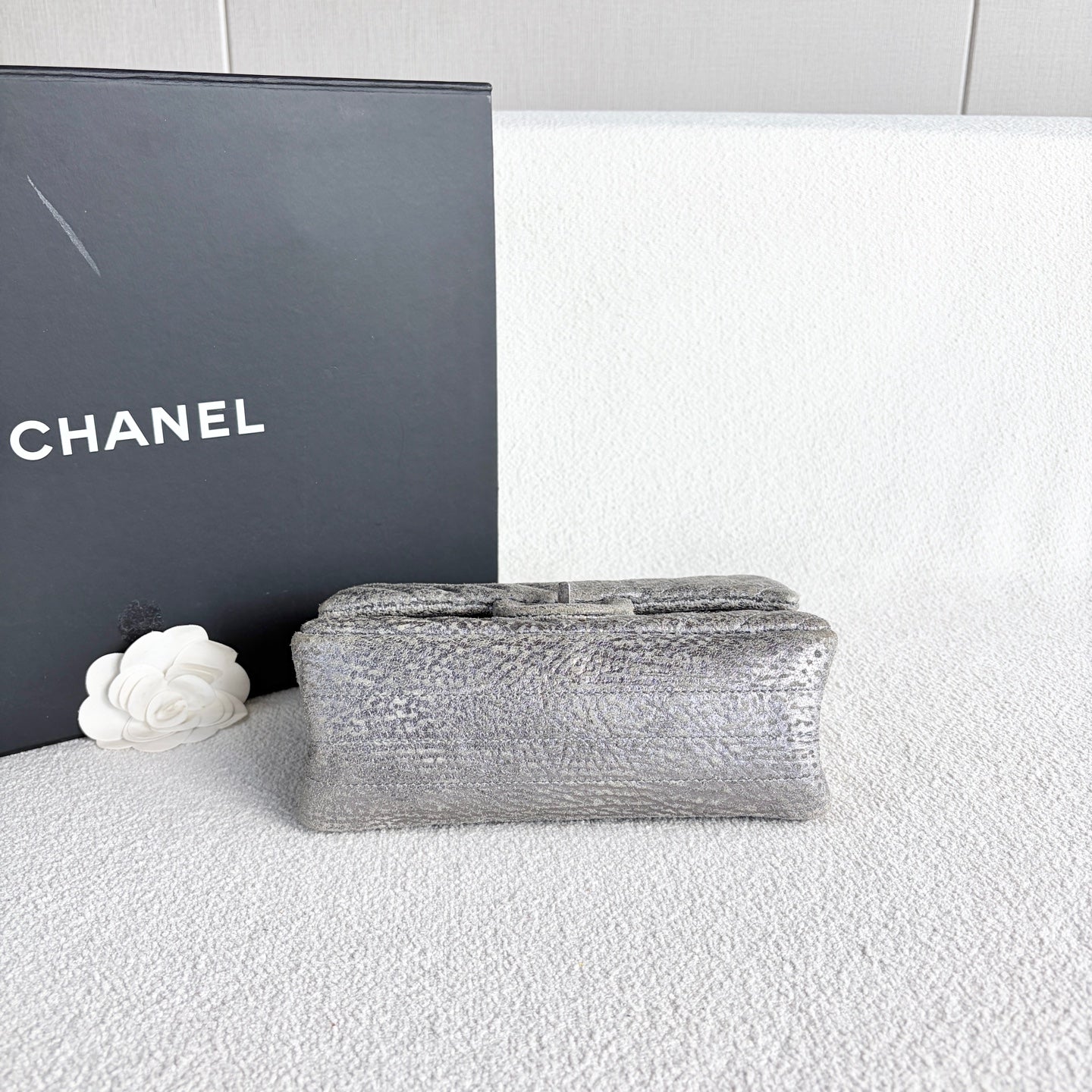 Chanel - 2.55 Reissue Mini V-Quilted Flap Bag - Calfskin leather - Silver - (mini)