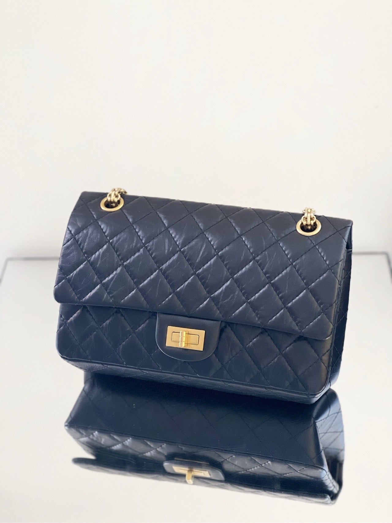 Chanel - 2.55 Reissue Mini - Vintage calfskin leather - Black with Gold-Tone Hardware - (mini)