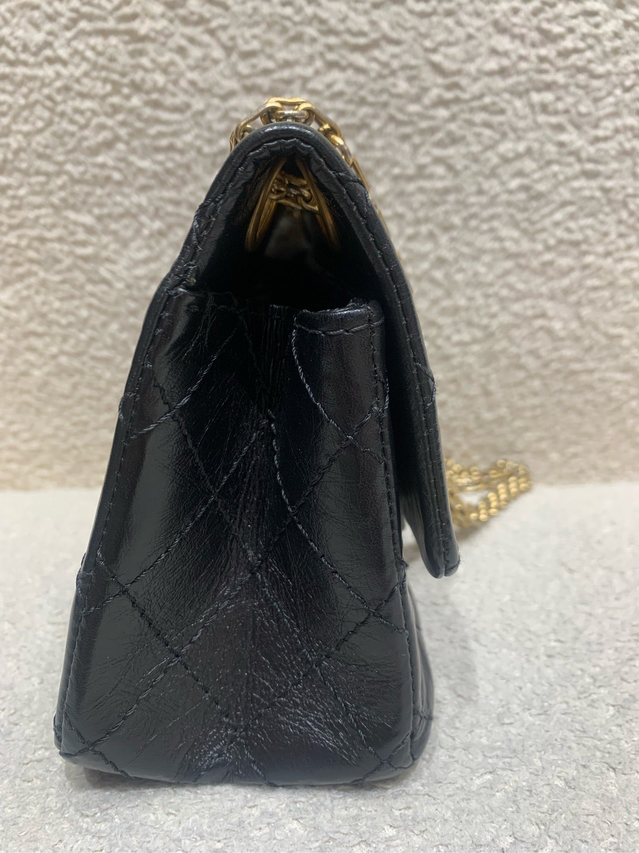 Chanel - 2.55 Reissue Mini - Vintage calfskin leather - Black with Gold-Tone Hardware - (mini)