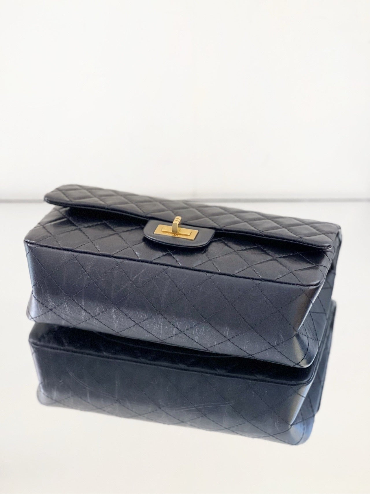 Chanel - 2.55 Reissue Mini - Vintage calfskin leather - Black with Gold-Tone Hardware - (mini)