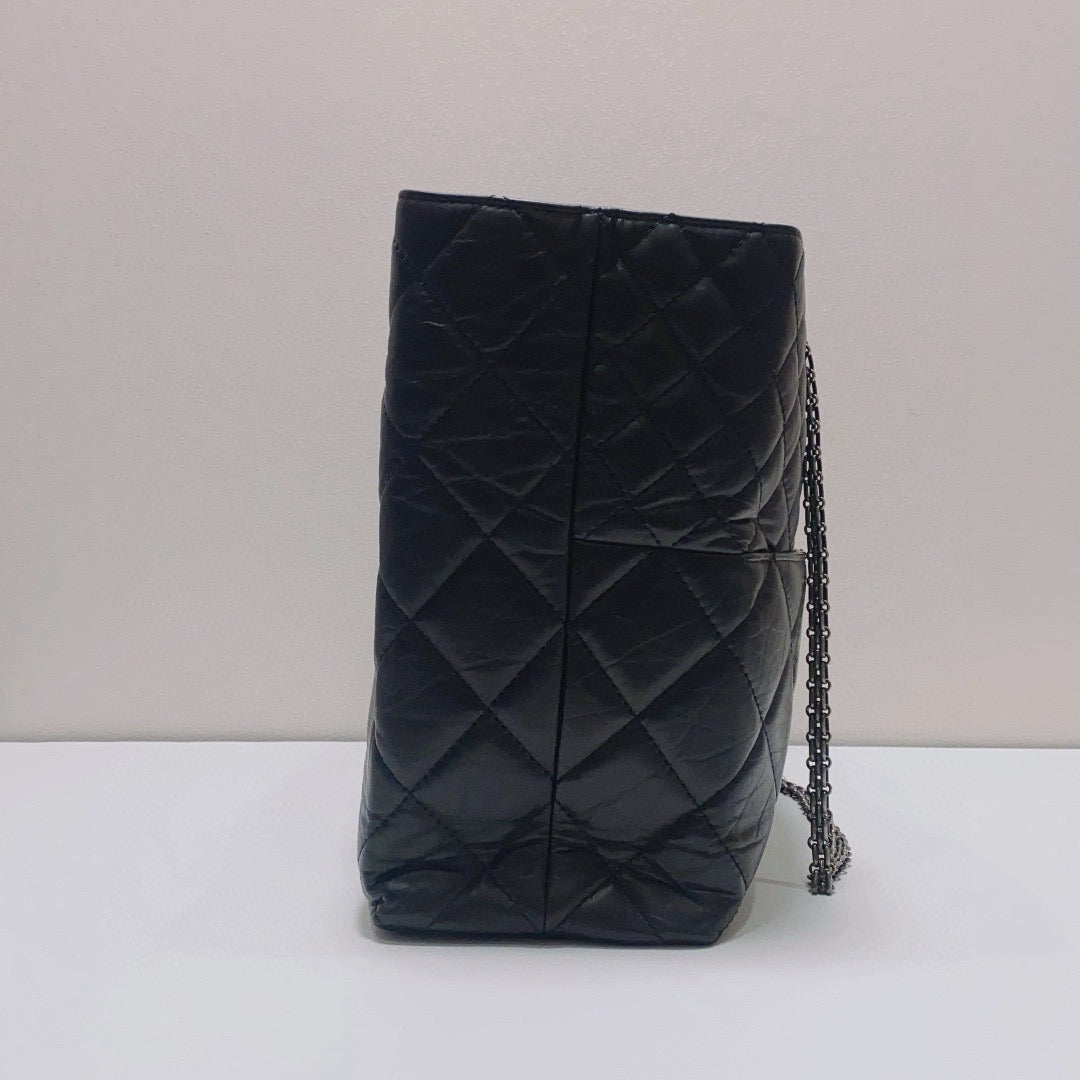 Chanel - 2.55 Reissue Quilted Tote Bag - Aged calfskin leather - Black - (Large)