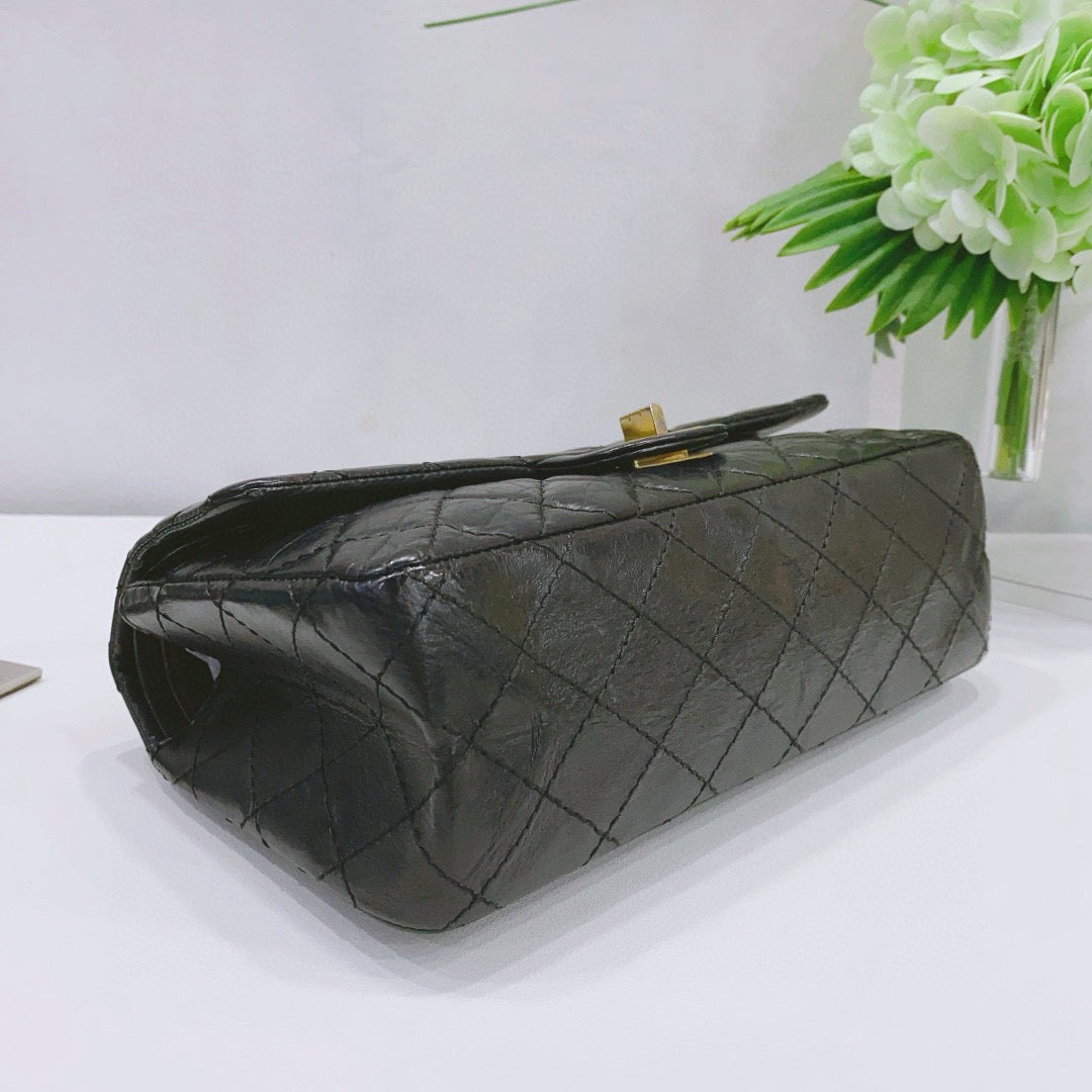 Chanel - 2.55 Reissue Small Flap Bag - Aged calfskin leather - Black with Gold-Tone Hardware - (small)