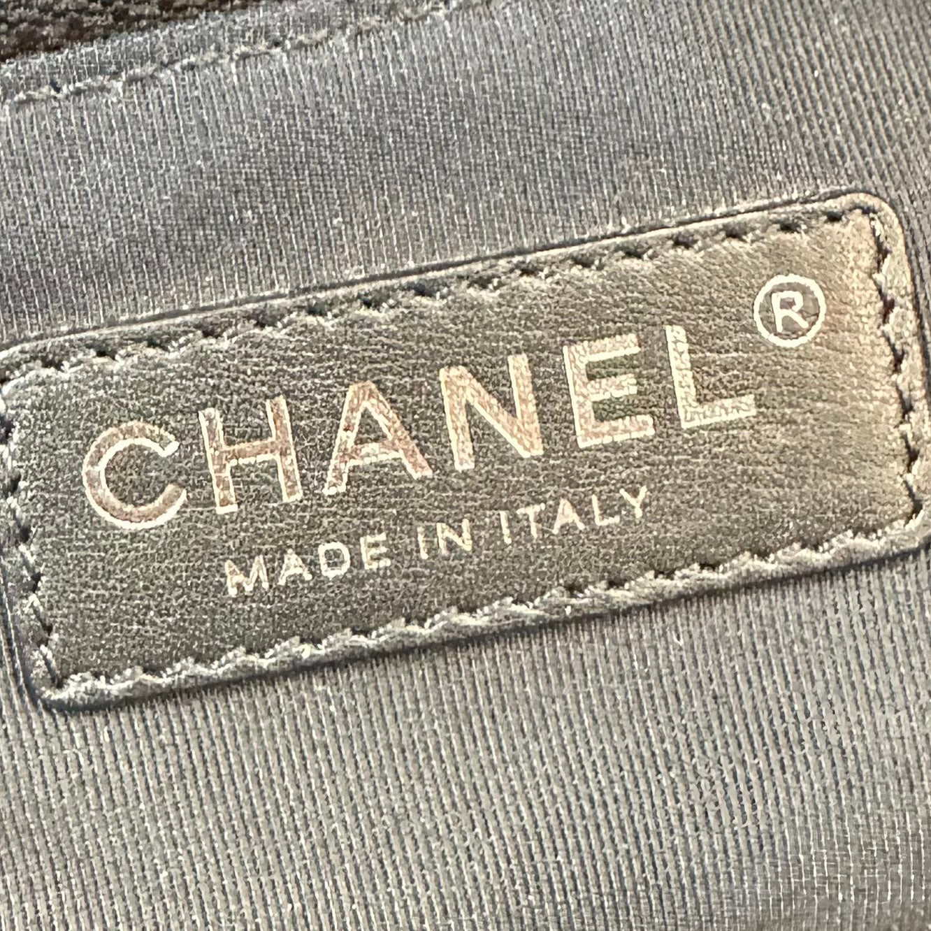 Chanel -  - Leather - Black