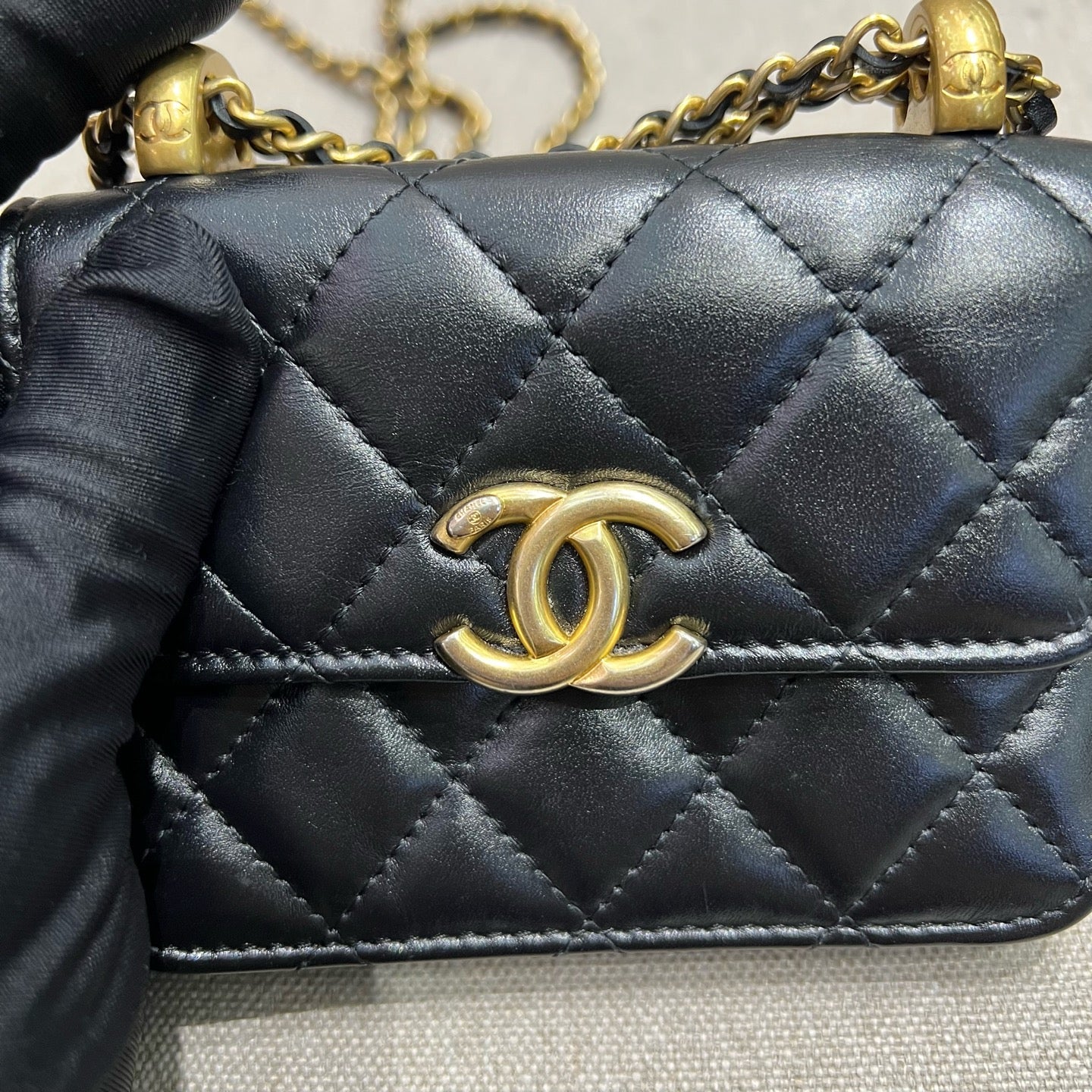 Chanel - 21A Double Gold Pearl Mini WOC - Leather - Black - (mini)