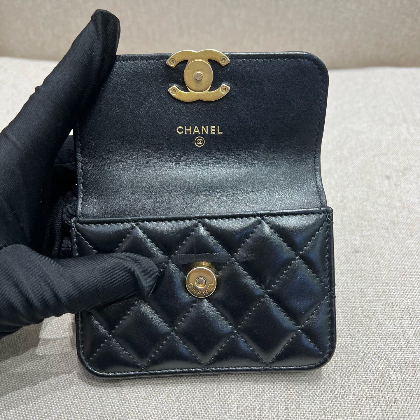 Chanel - 21A Double Gold Pearl Mini WOC - Leather - Black - (mini)