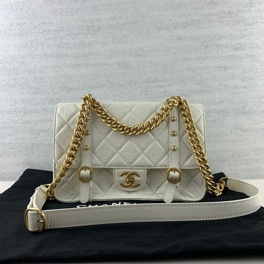 Chanel - 21b Flap Bag - Leather - White - (mini)