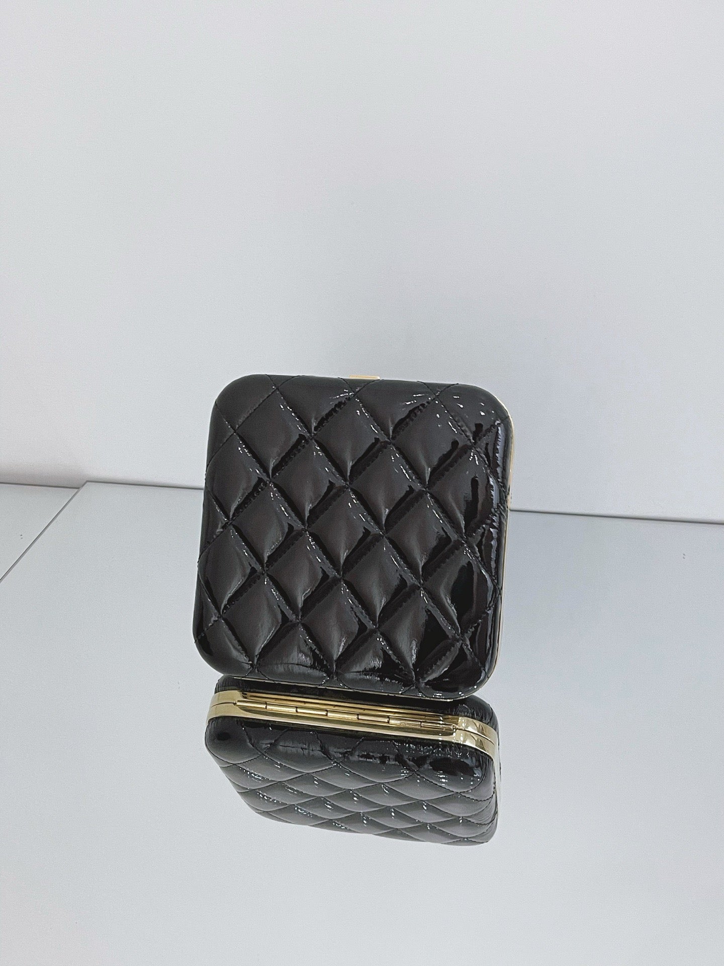 Chanel - 21K Patent Leather Evening Minaudiere with Acrylic Bracelet Handle - Patent leather with calfskin interior - Black - (mini)