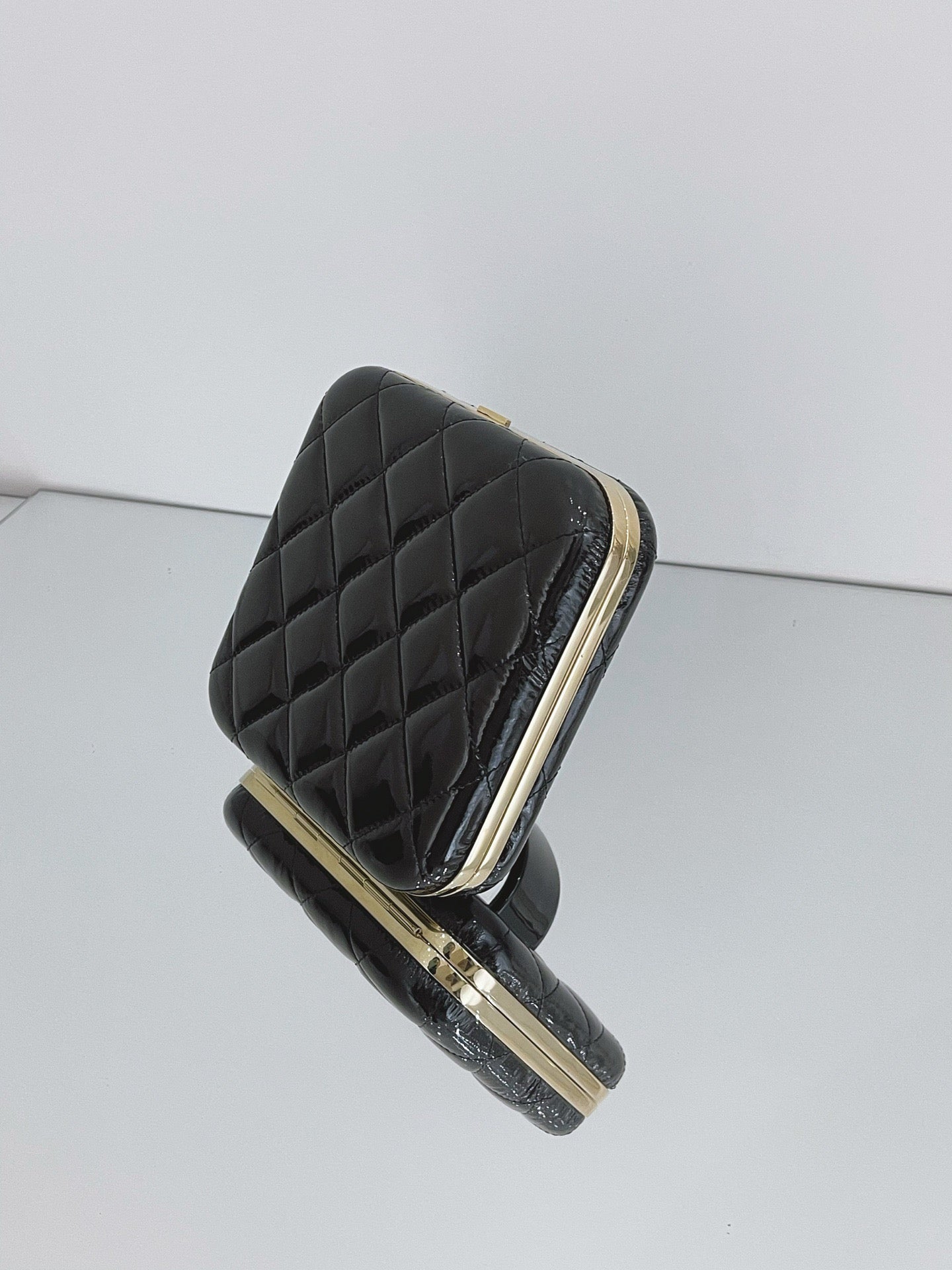 Chanel - 21K Patent Leather Evening Minaudiere with Acrylic Bracelet Handle - Patent leather with calfskin interior - Black - (mini)