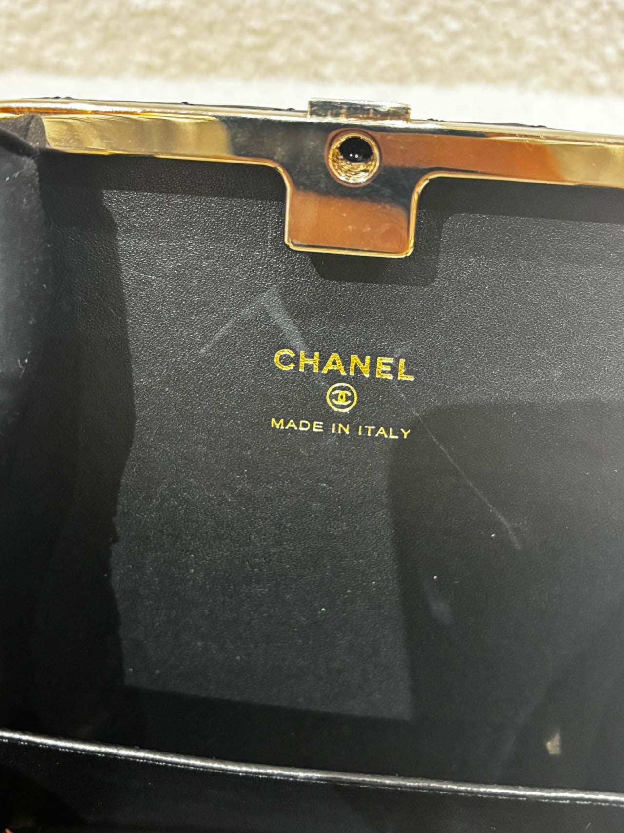 Chanel - 21K Patent Leather Evening Minaudiere with Acrylic Bracelet Handle - Patent leather with calfskin interior - Black - (mini)