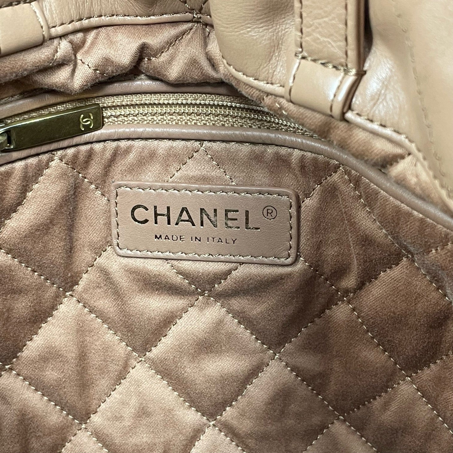 Chanel - 22 bag Backpack - Leather - Brown - (Large)