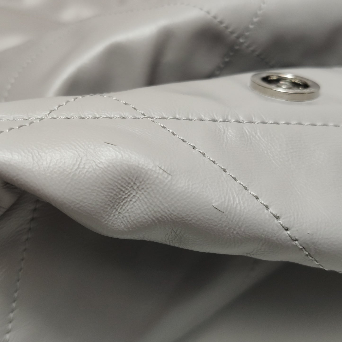 Chanel - 22 Bag - Calfskin leather - Grey with Silver-Tone Hardware - (Medium)