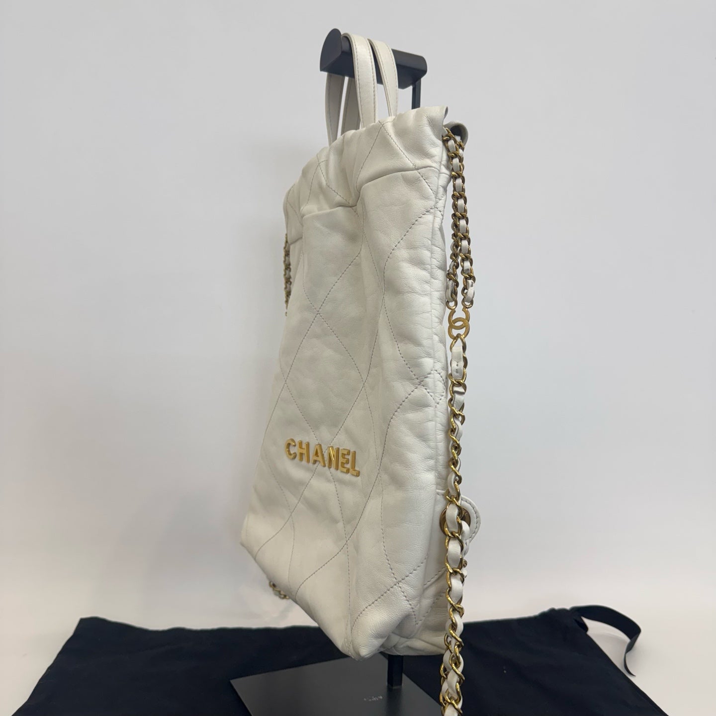 Chanel - 22 Bag - Leather - White - (medium)