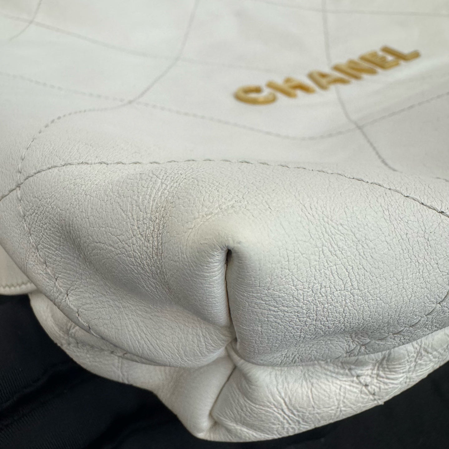Chanel - 22 Bag - Leather - White - (medium)