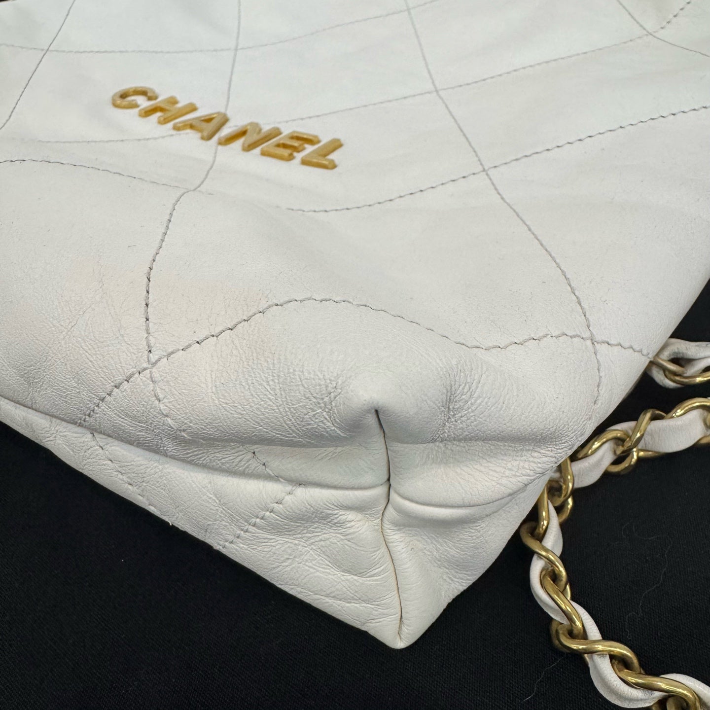 Chanel - 22 Bag - Leather - White - (medium)