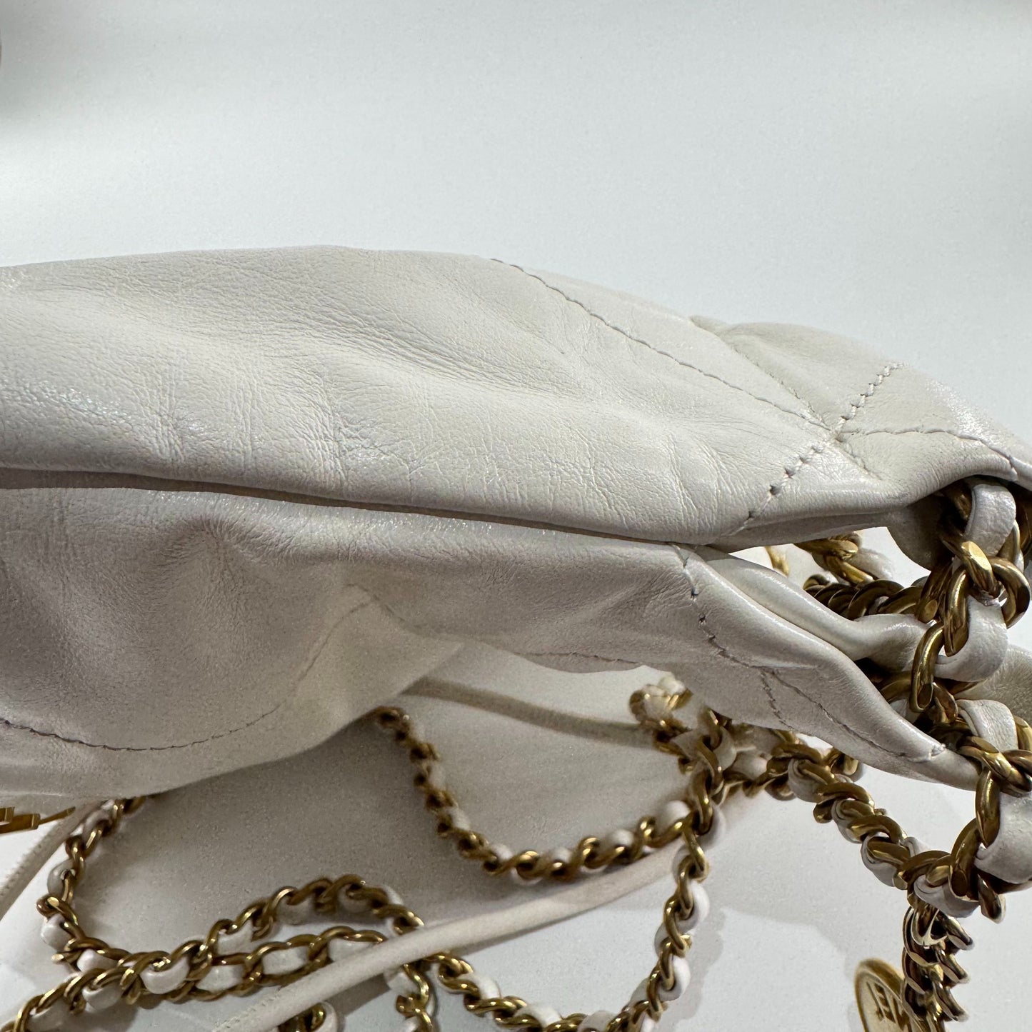 Chanel - 22 Bag Mini - Leather - White - (mini)