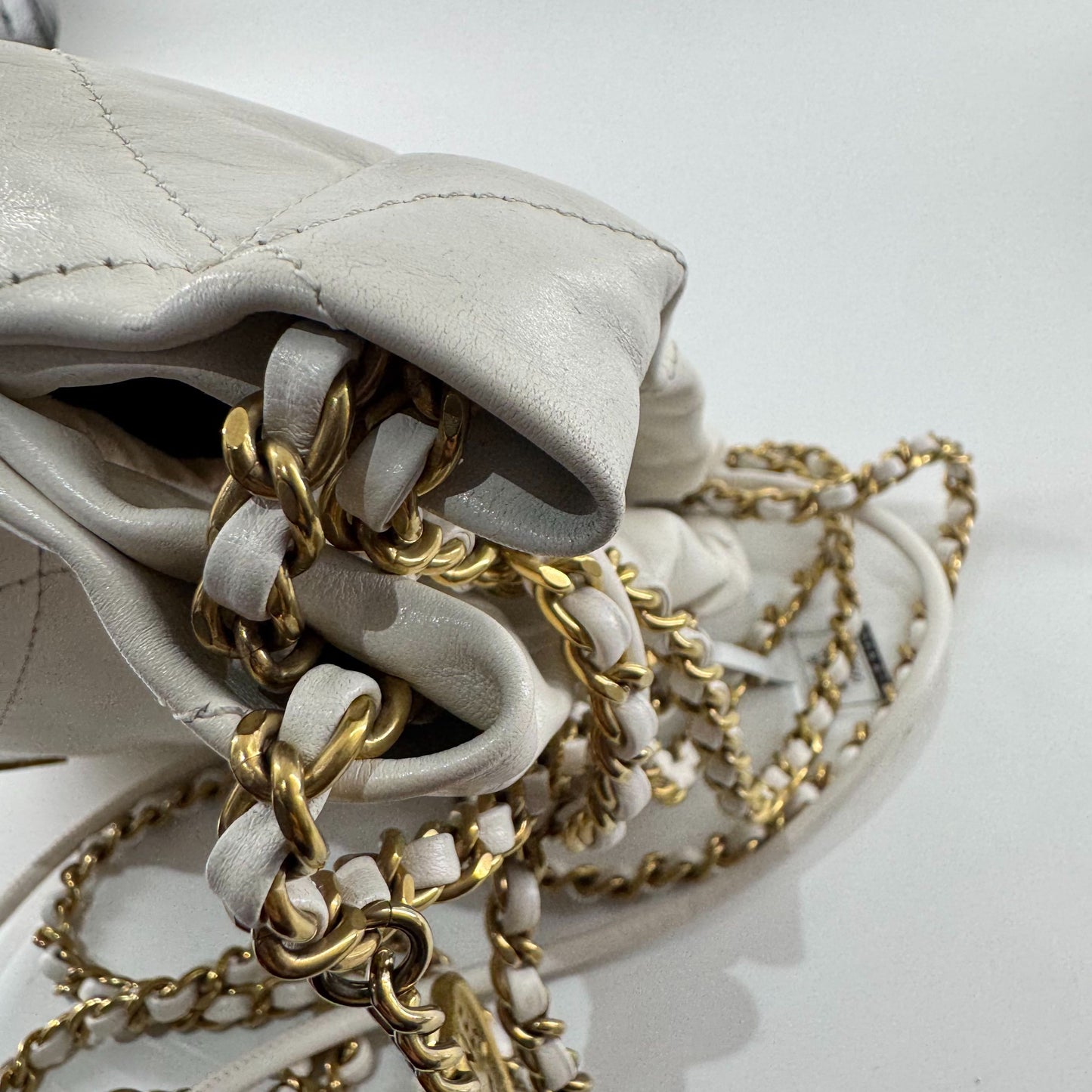 Chanel - 22 Bag Mini - Leather - White - (mini)