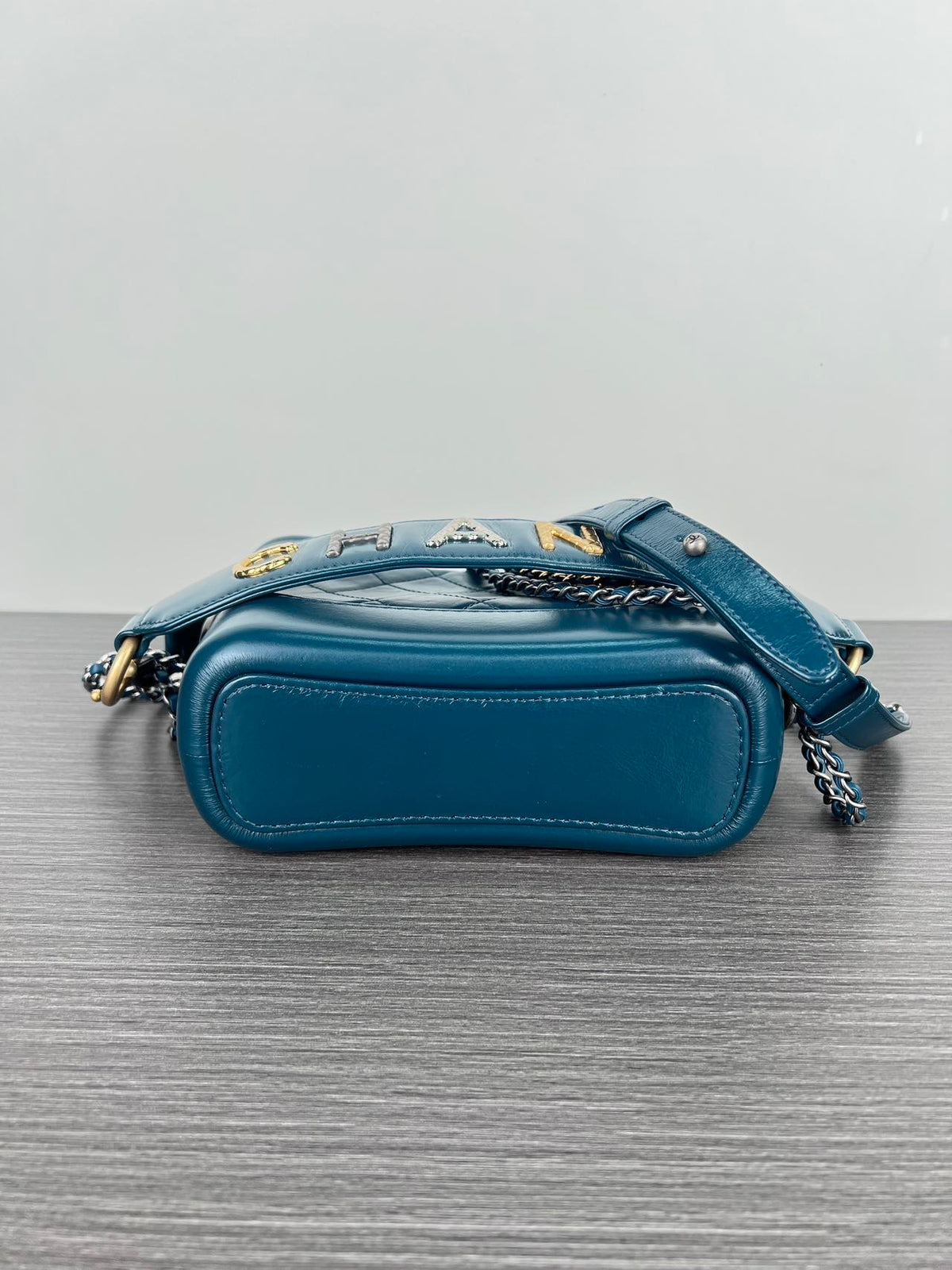Chanel - 22 - Leather - Blue