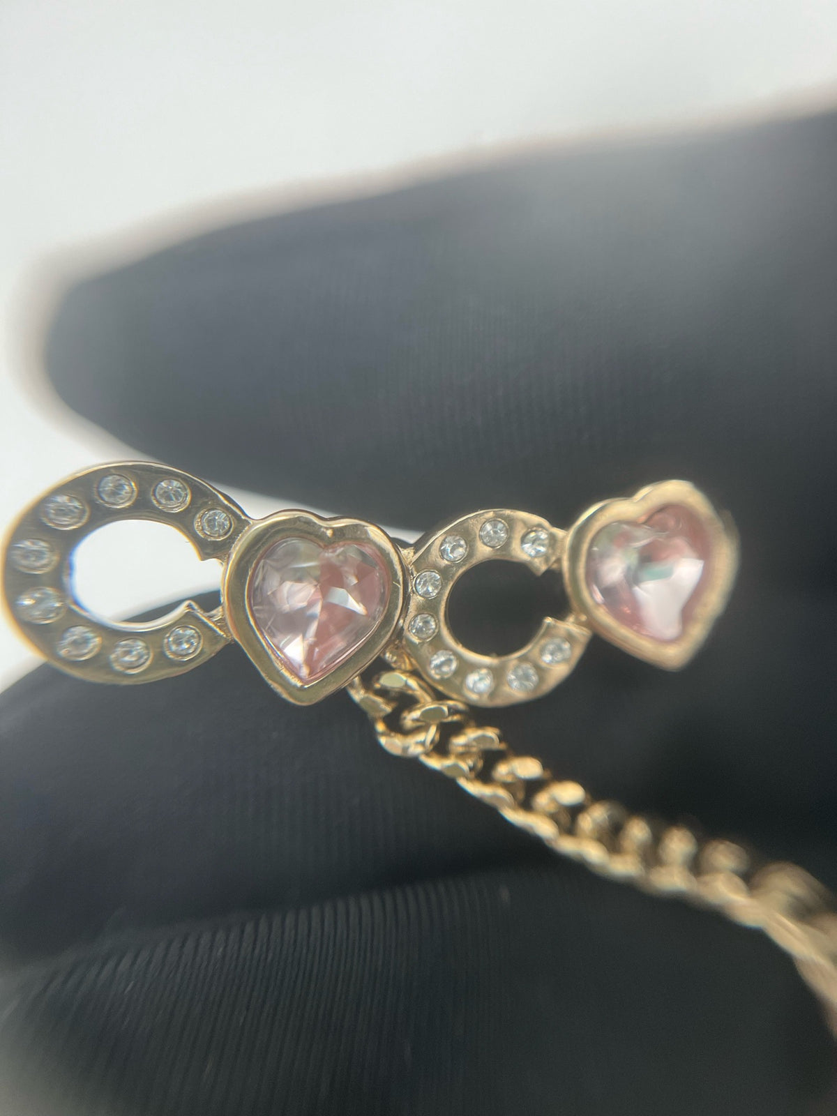 Chanel - 22B - Gold-tone metal with clear and pink glass crystals. - Multicolour