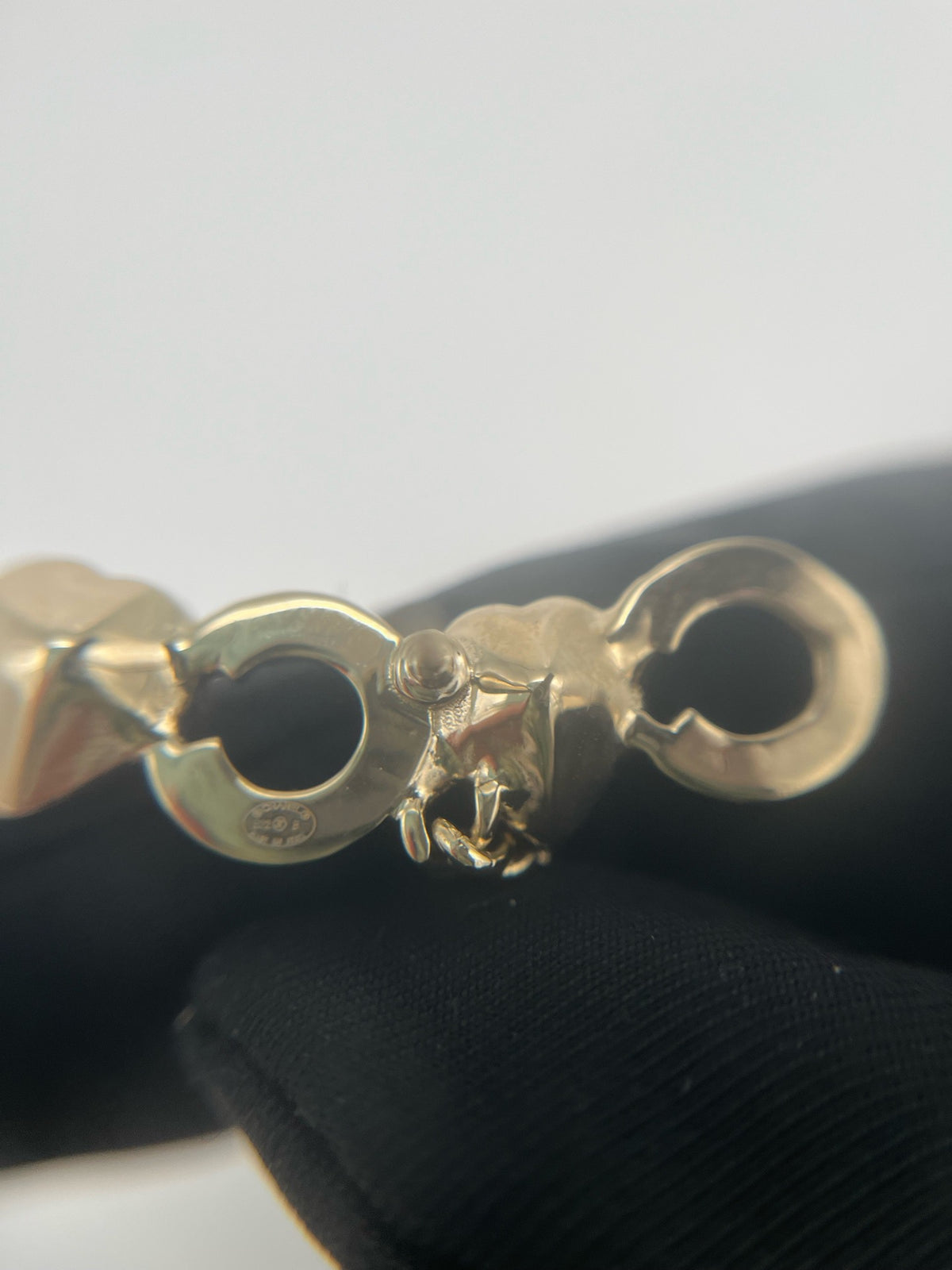 Chanel - 22B - Gold-tone metal with clear and pink glass crystals. - Multicolour