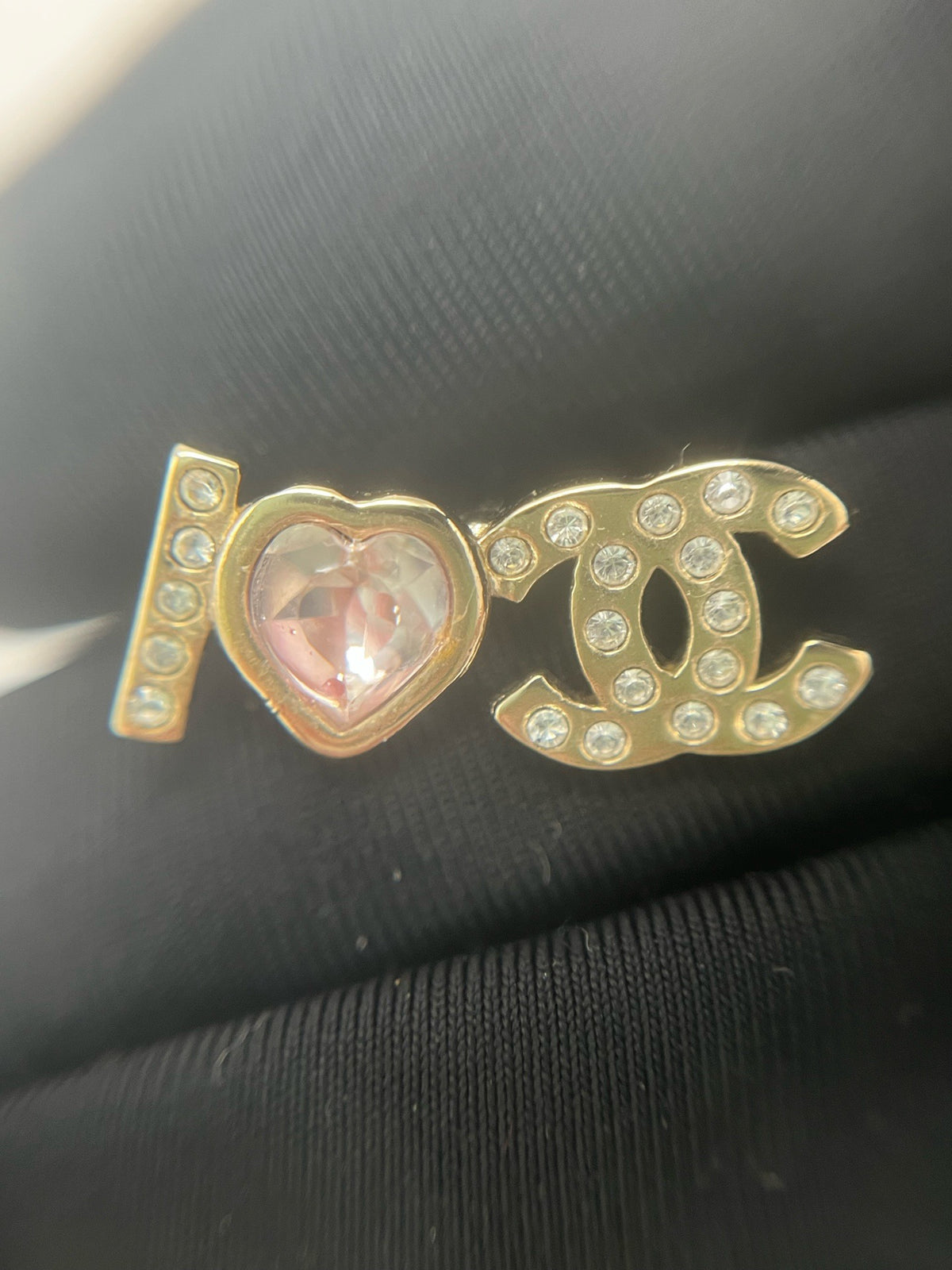Chanel - 22B - Gold-tone metal with clear and pink glass crystals. - Multicolour