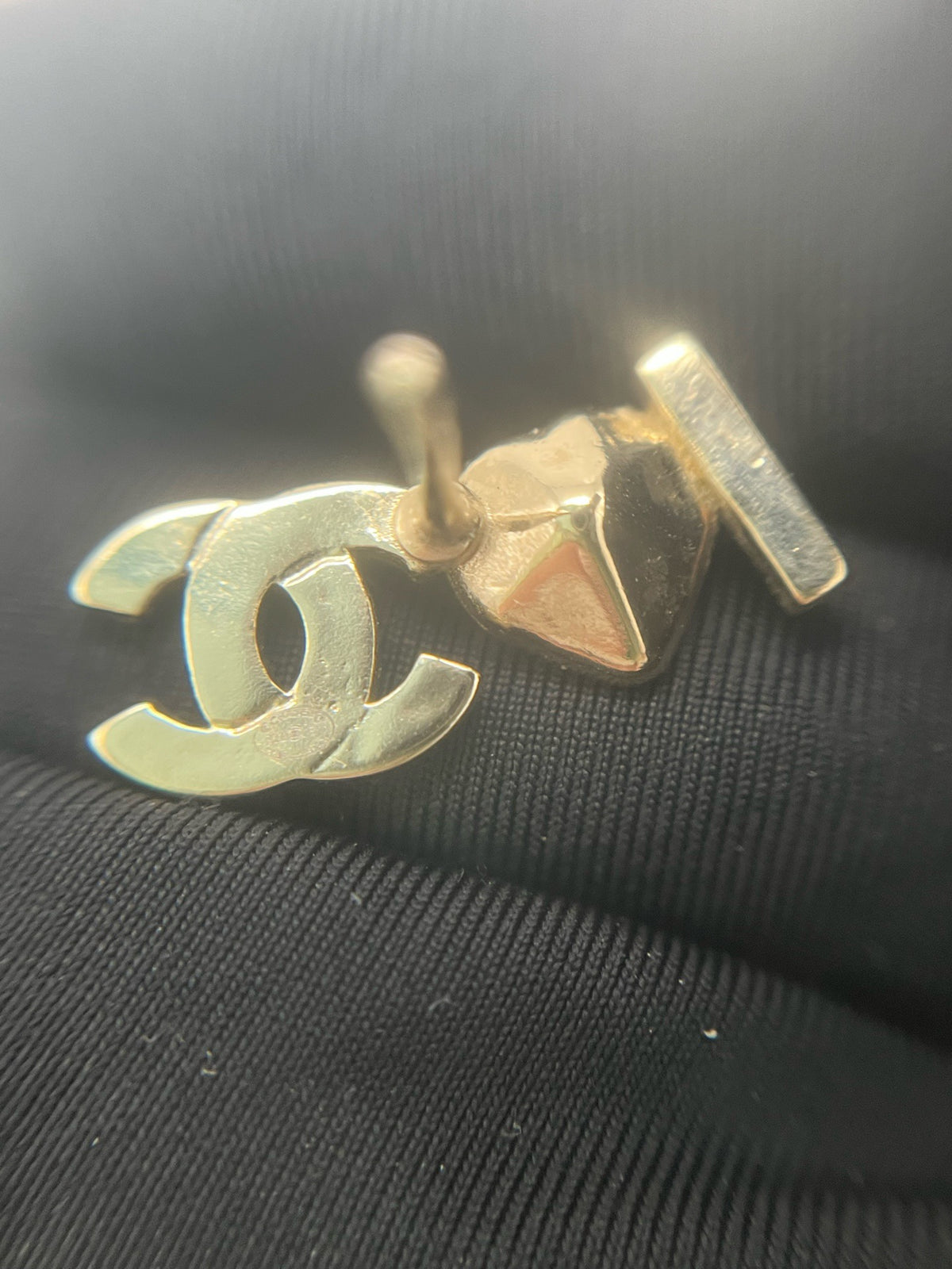 Chanel - 22B - Gold-tone metal with clear and pink glass crystals. - Multicolour