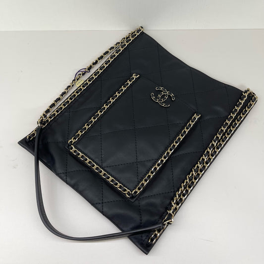 Chanel - 22C Chain-Trim Tote Bag - Cowhide leather - Black - (medium)