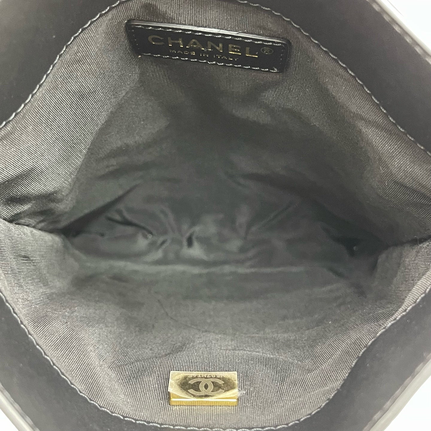 Chanel - 22C Chain-Trim Tote Bag - Cowhide leather - Black - (medium)