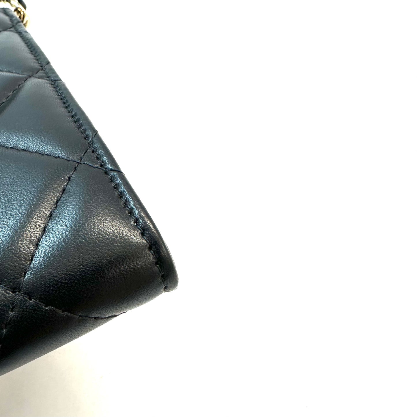 Chanel - 22C Phone Chain Bag - Leather - Black