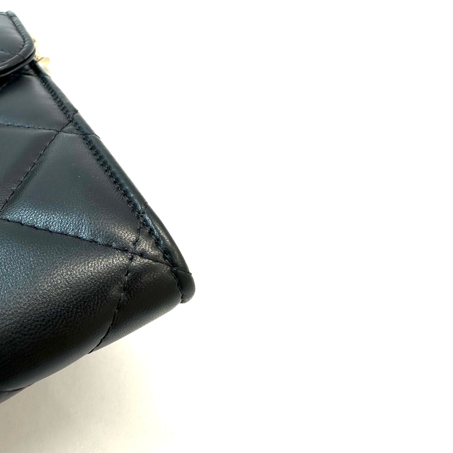 Chanel - 22C Phone Chain Bag - Leather - Black
