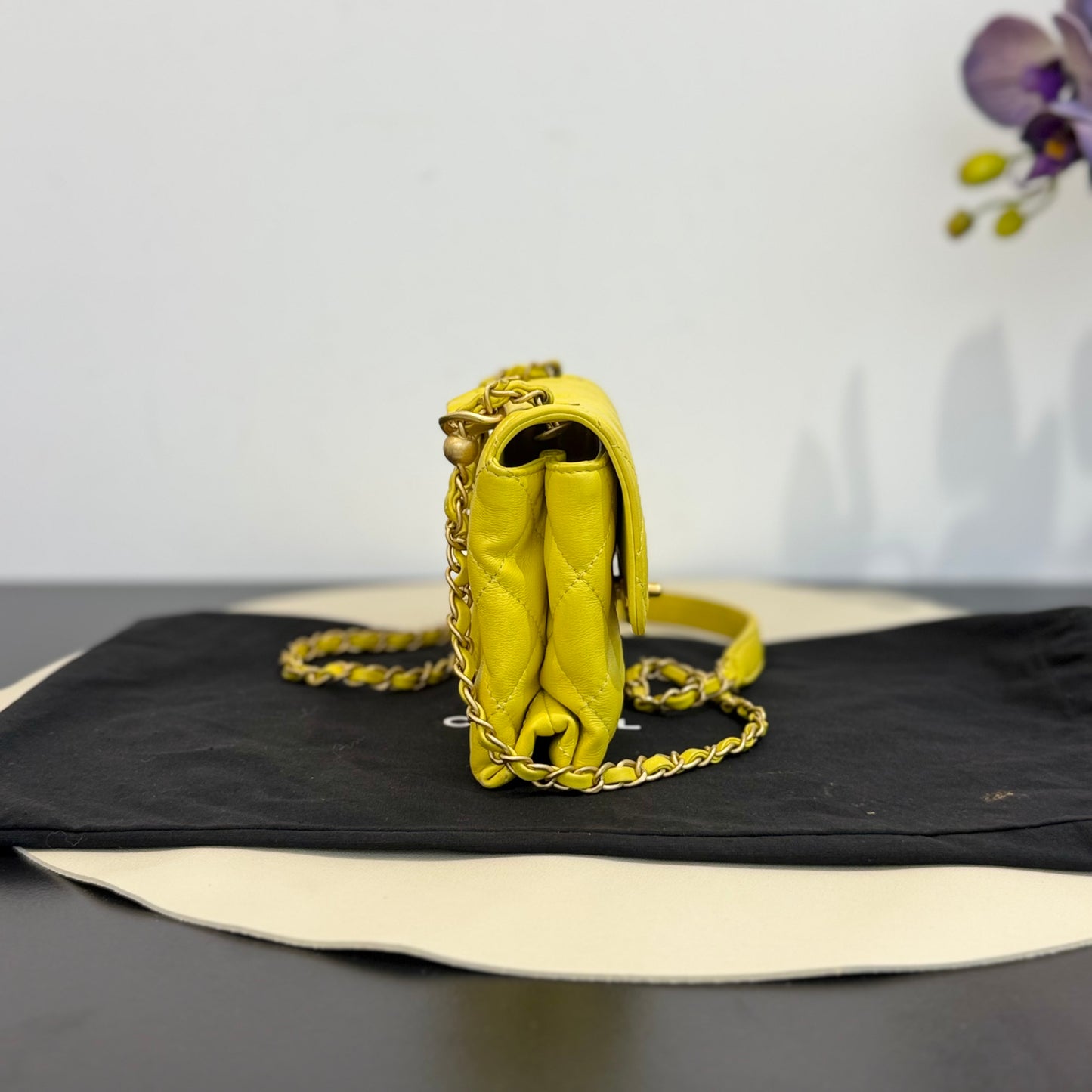 Chanel - 22S Gold Bead Chain Flap Bag - Calfskin leather - Yellow - (Mini)