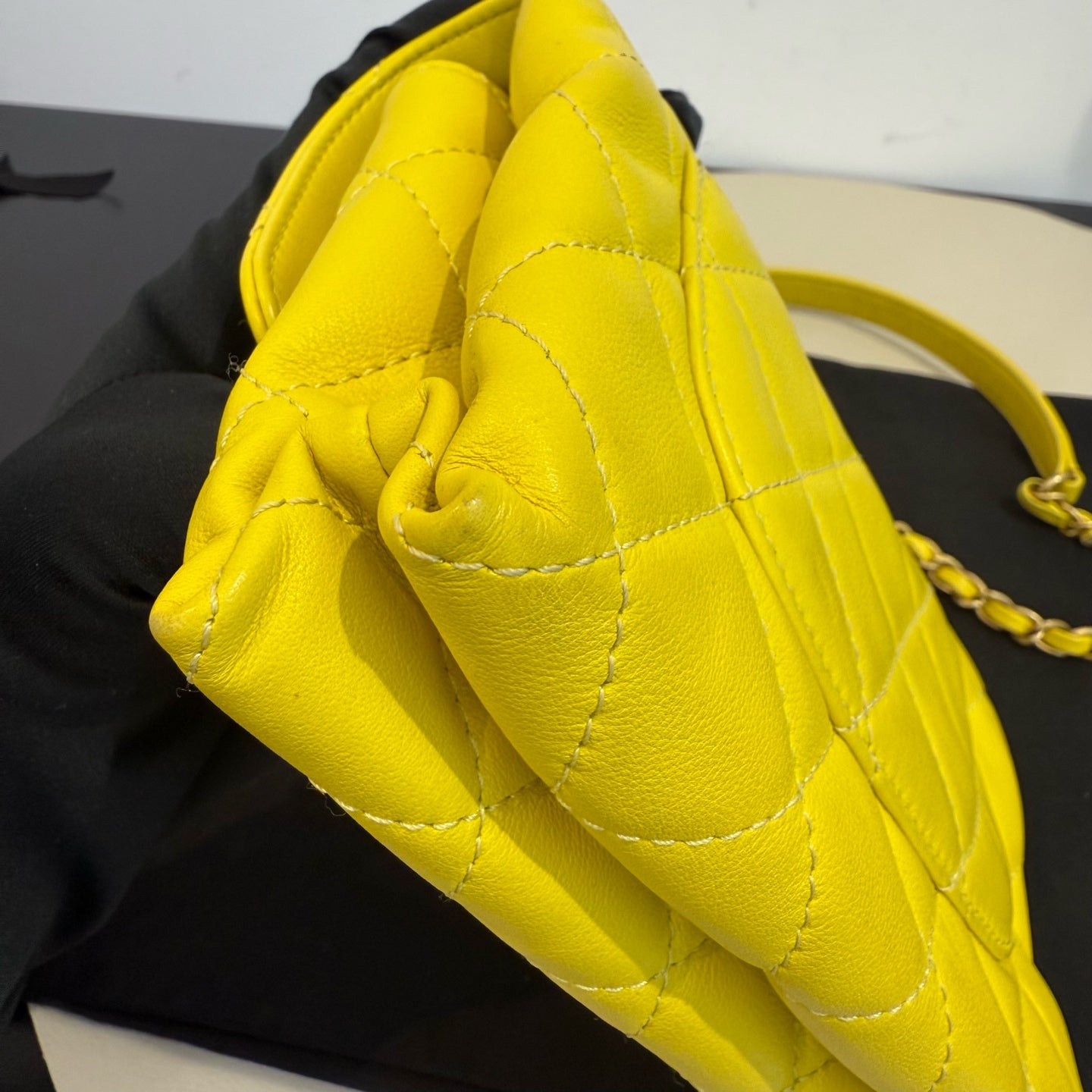 Chanel - 22S Gold Bead Chain Flap Bag - Calfskin leather - Yellow - (Mini)