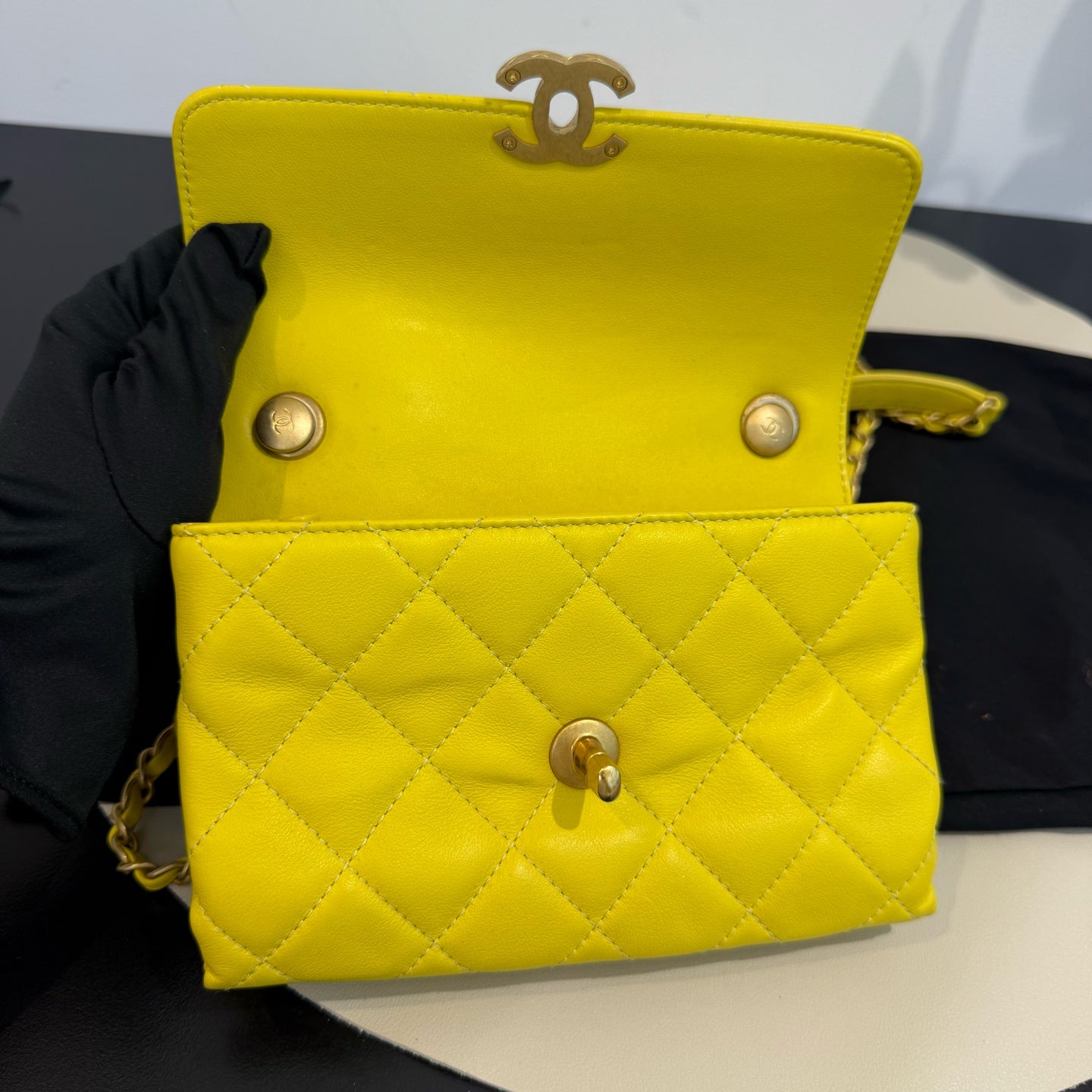 Chanel - 22S Gold Bead Chain Flap Bag - Calfskin leather - Yellow - (Mini)