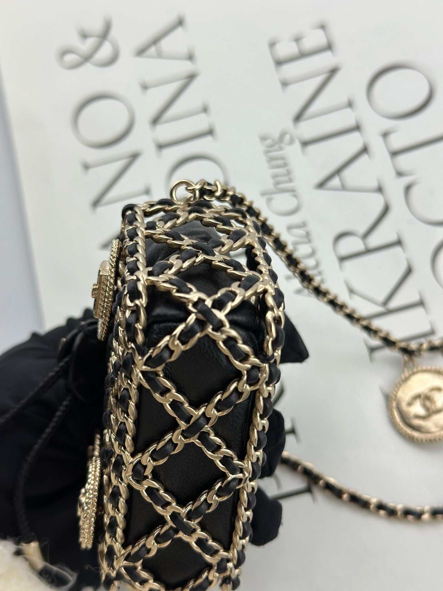 Chanel - 22S Lambskin Chain Coin Earphone Bag - Lambskin leather - Black with Gold-Tone Hardware - (mini)