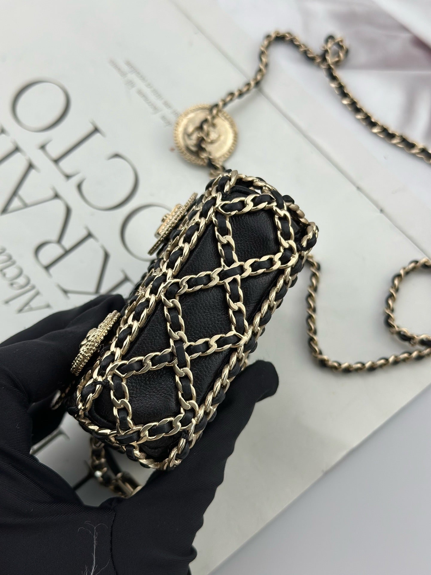 Chanel - 22S Lambskin Chain Coin Earphone Bag - Lambskin leather - Black with Gold-Tone Hardware - (mini)