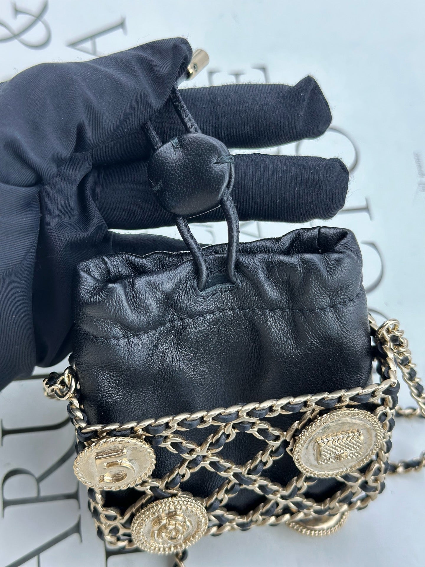 Chanel - 22S Lambskin Chain Coin Earphone Bag - Lambskin leather - Black with Gold-Tone Hardware - (mini)