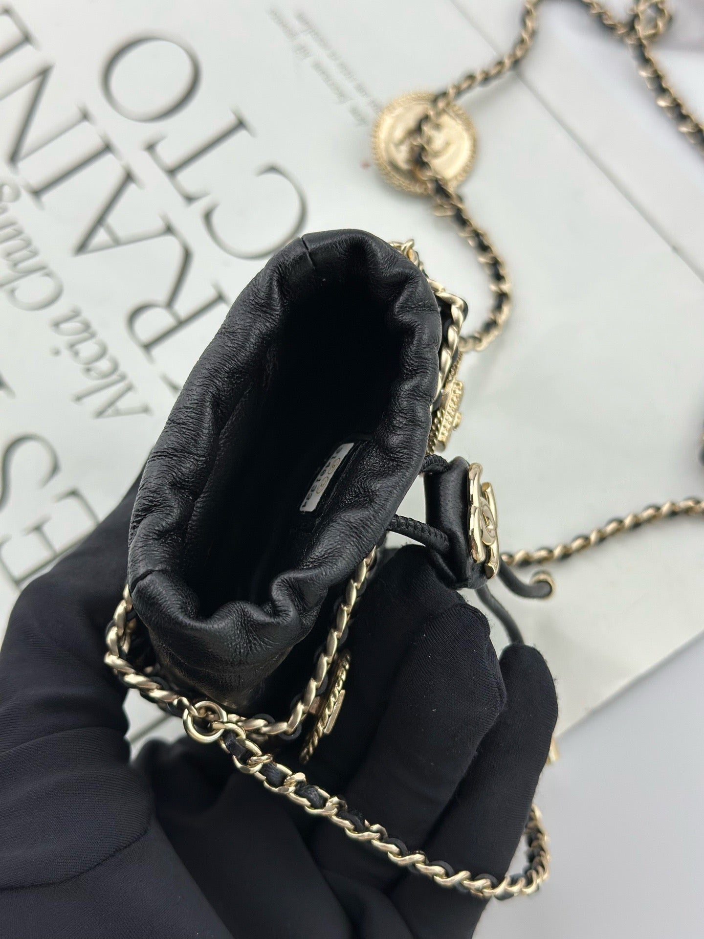 Chanel - 22S Lambskin Chain Coin Earphone Bag - Lambskin leather - Black with Gold-Tone Hardware - (mini)