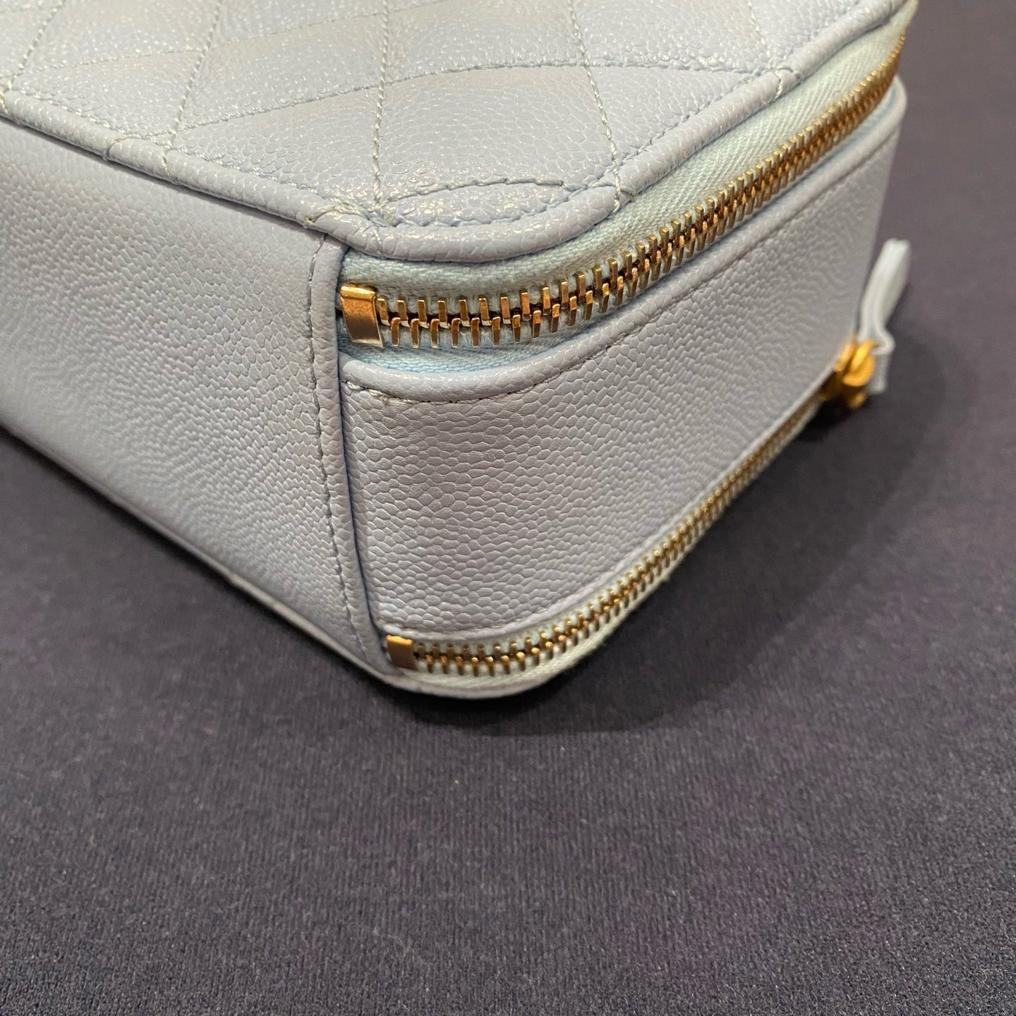 Chanel - 22S Small Box Camera Bag with Top Handle - Grained calfskin leather - Light Blue - (mini)