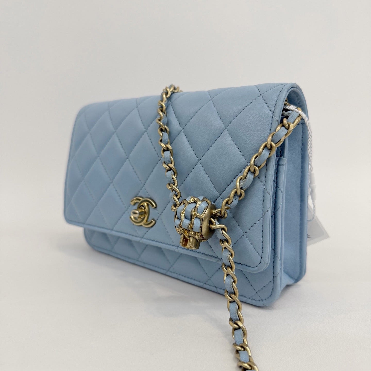 Chanel - 22S Wallet On Chain (WOC) with Gold Ball - Lambskin leather - Blue with Gold-Tone Hardware - (mini)