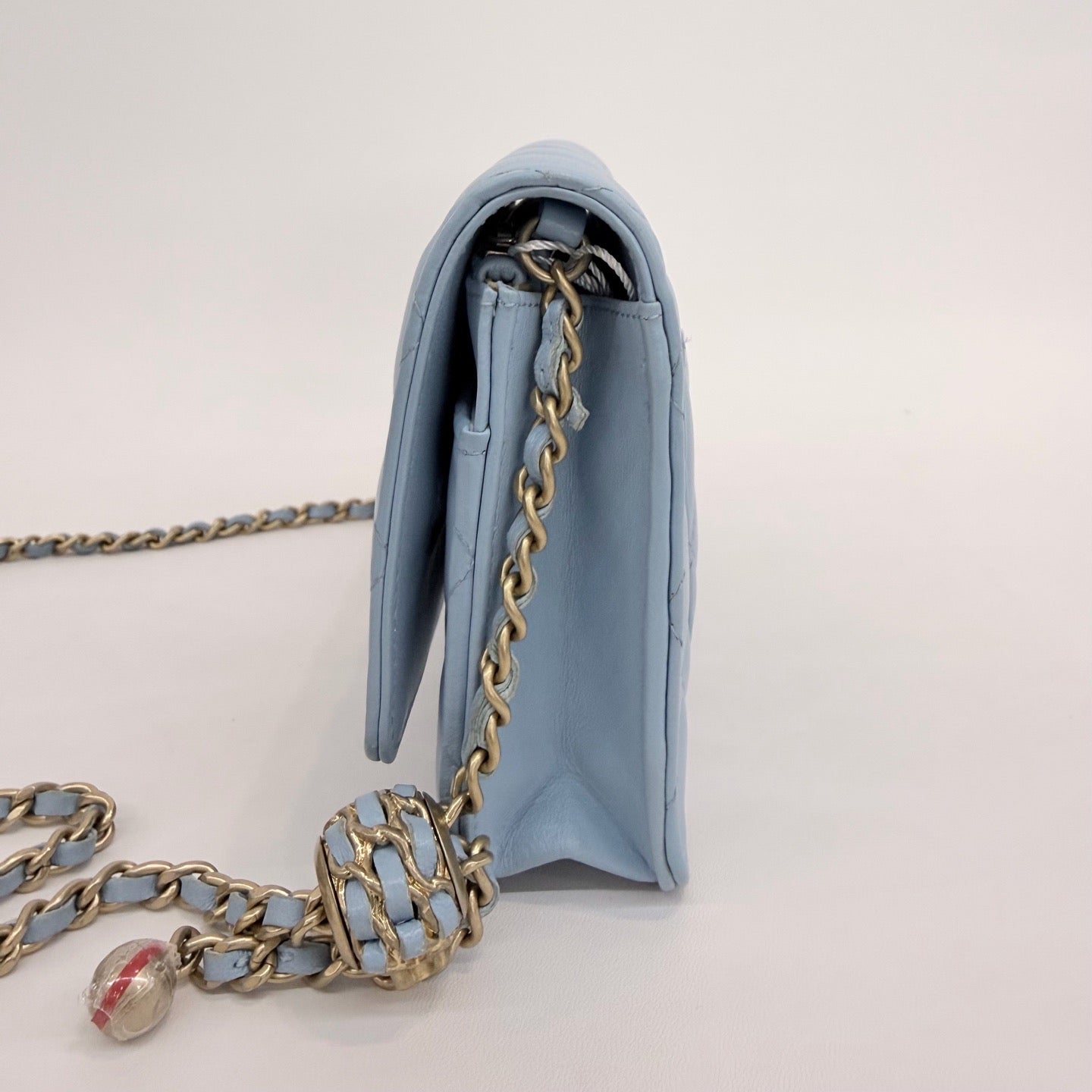 Chanel - 22S Wallet On Chain (WOC) with Gold Ball - Lambskin leather - Blue with Gold-Tone Hardware - (mini)