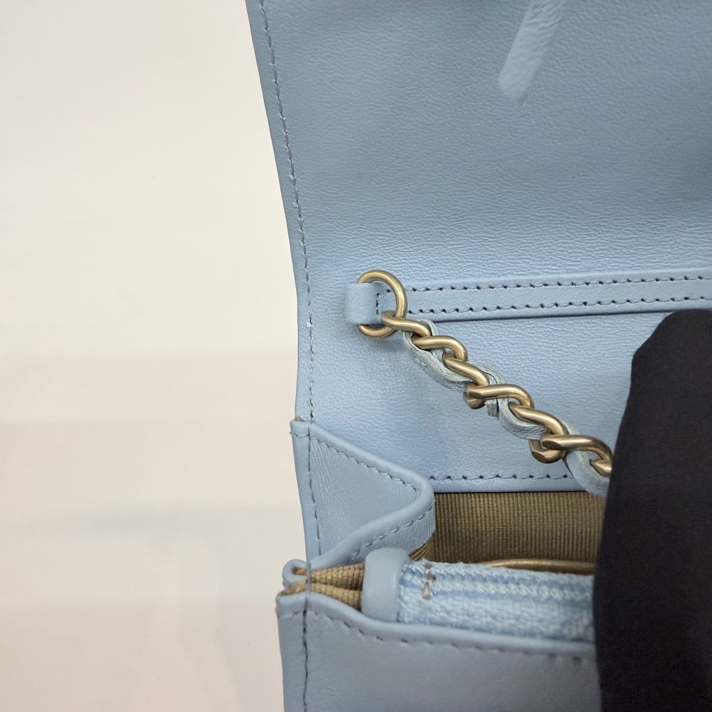 Chanel - 22S Wallet On Chain (WOC) with Gold Ball - Lambskin leather - Blue with Gold-Tone Hardware - (mini)