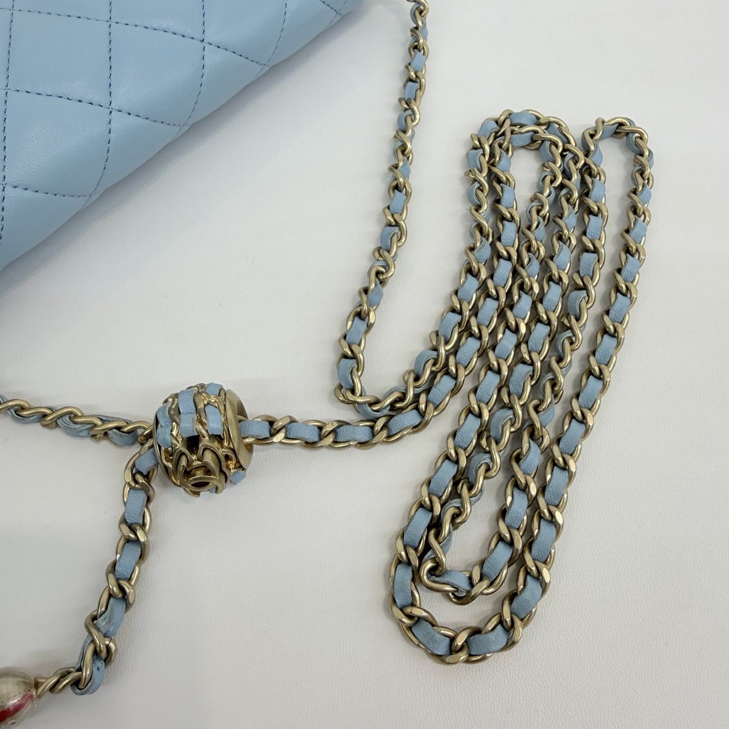 Chanel - 22S Wallet On Chain (WOC) with Gold Ball - Lambskin leather - Blue with Gold-Tone Hardware - (mini)