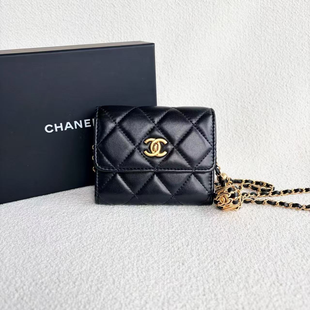 Chanel - 22S Walnut Ball Mini WOC - Lambskin leather - Black - (mini)