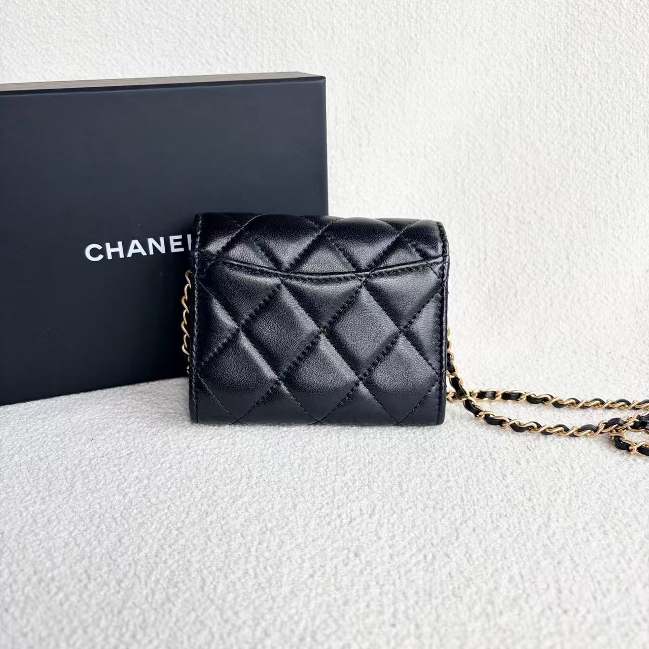 Chanel - 22S Walnut Ball Mini WOC - Lambskin leather - Black - (mini)
