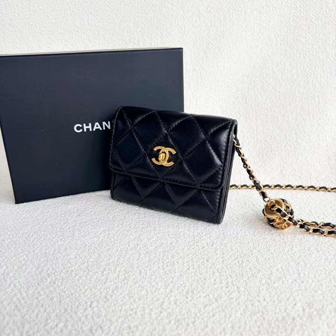 Chanel - 22S Walnut Ball Mini WOC - Lambskin leather - Black - (mini)