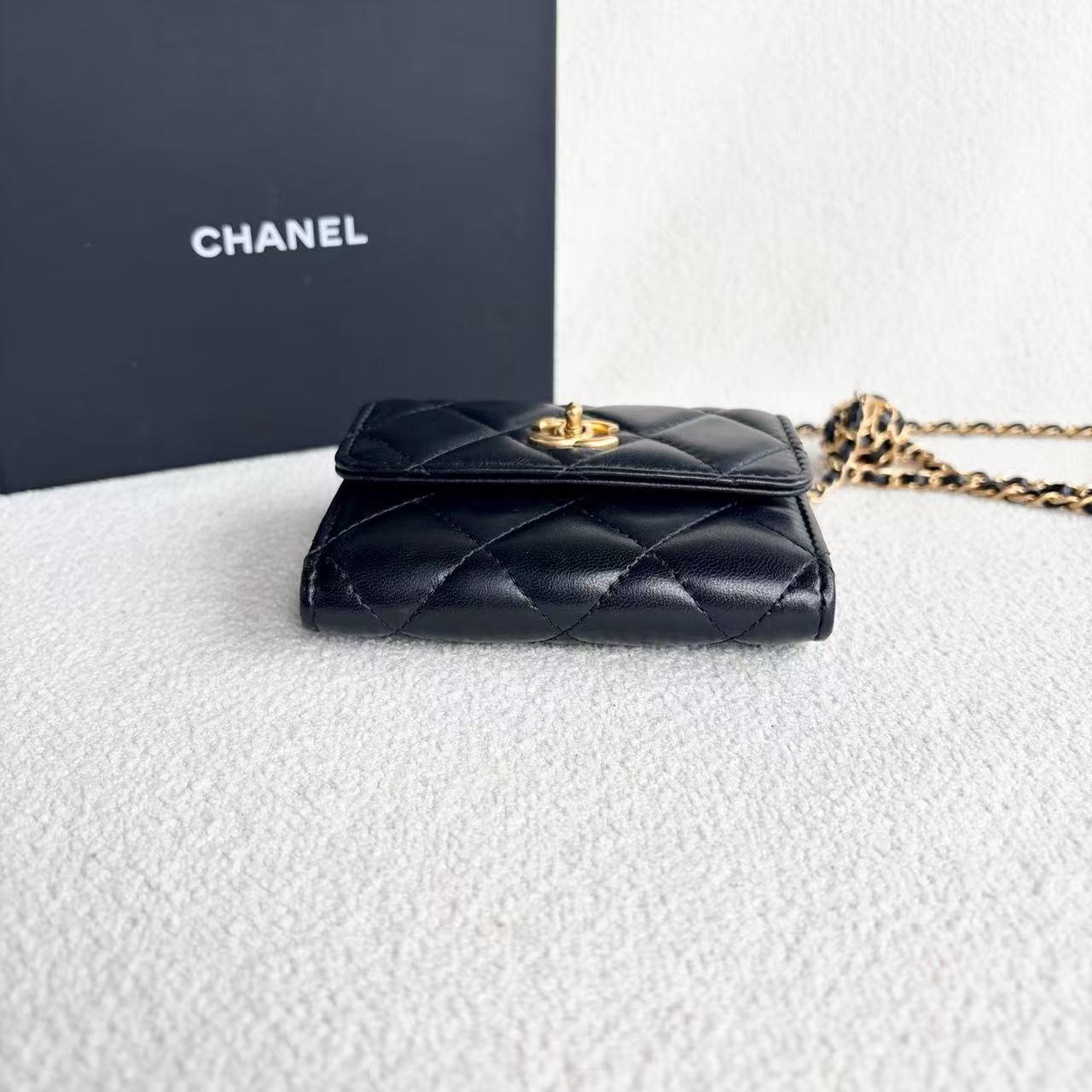 Chanel - 22S Walnut Ball Mini WOC - Lambskin leather - Black - (mini)