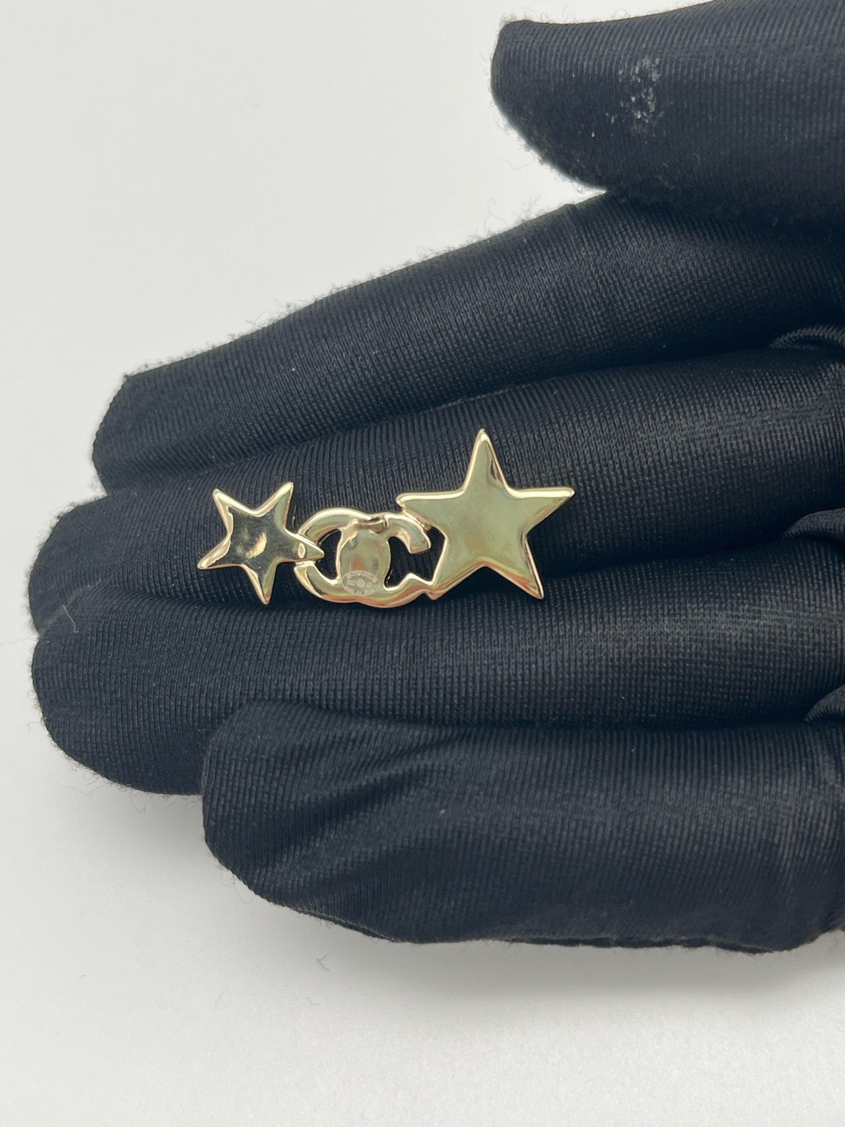 Chanel - 23C Double C Star Earrings - Gold-tone metal with clear glass rhinestones. - Gold - (One size)