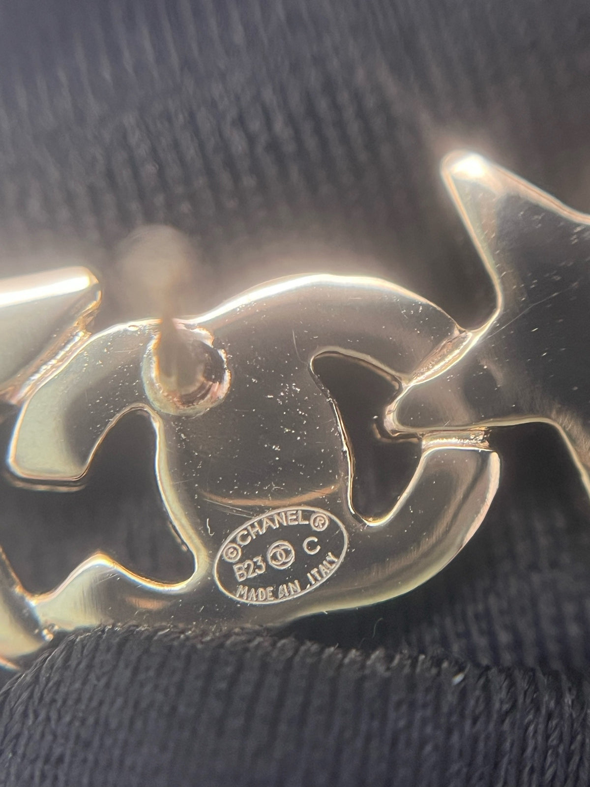 Chanel - 23C Double C Star Earrings - Gold-tone metal with clear glass rhinestones. - Gold - (One size)