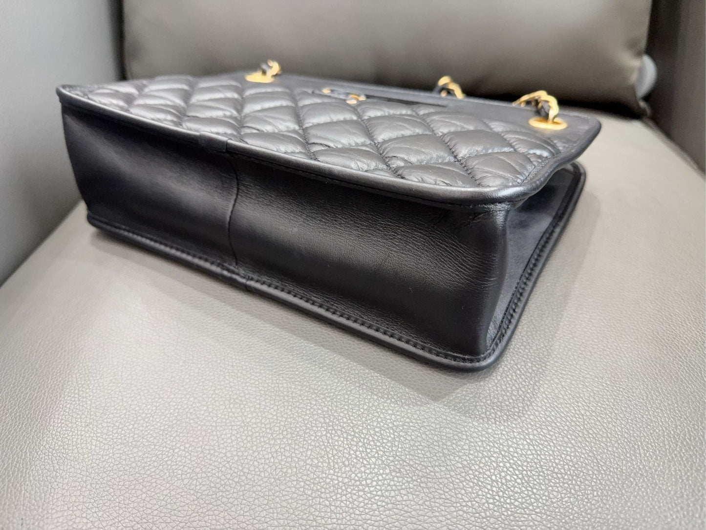 Chanel - 23S Business Affinity Shopping Tote - Lambskin leather - Black with Gold-Tone Hardware - (Medium)